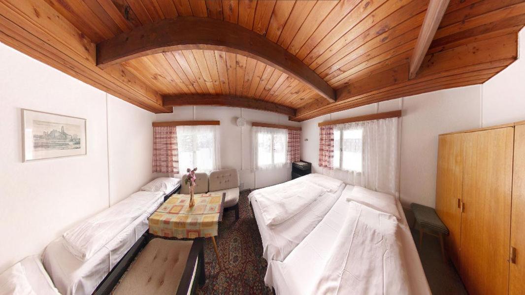 הוילה Rožnov pod Radhoštěm Bungalovy Roznov מראה חיצוני תמונה