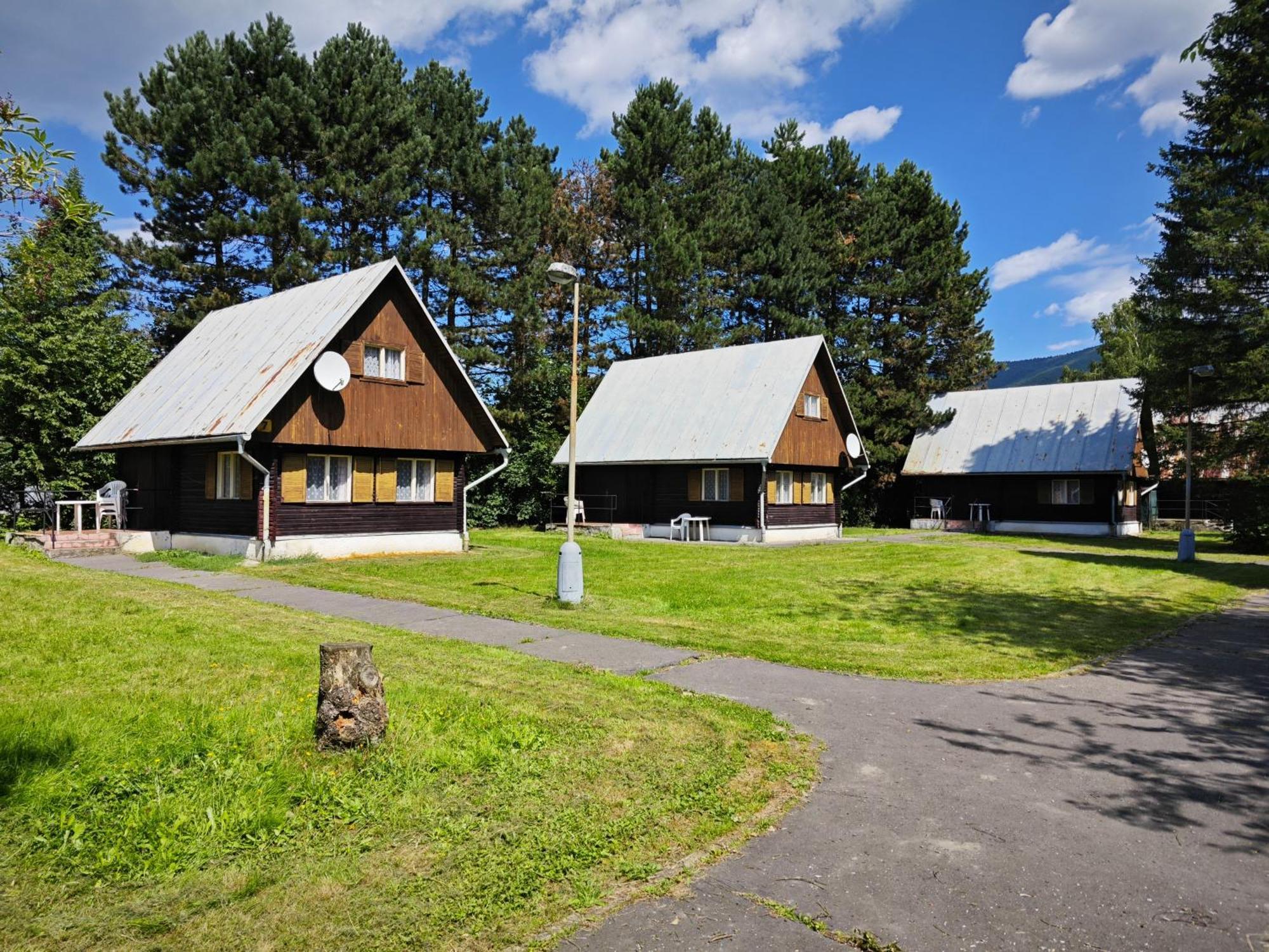 הוילה Rožnov pod Radhoštěm Bungalovy Roznov מראה חיצוני תמונה